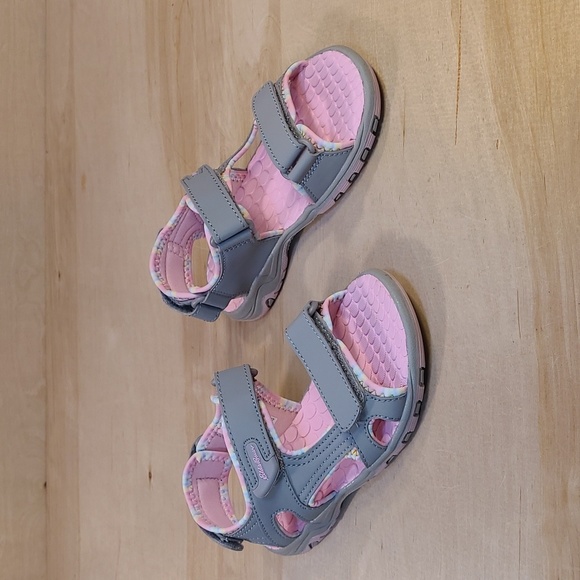 Eddie Bauer Gray Pink Kids Sandals - Picture 2 of 9